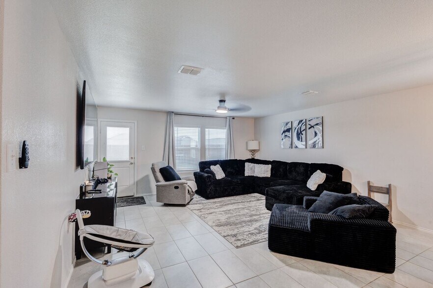 Building Photo - 5504 Rockrose Ln