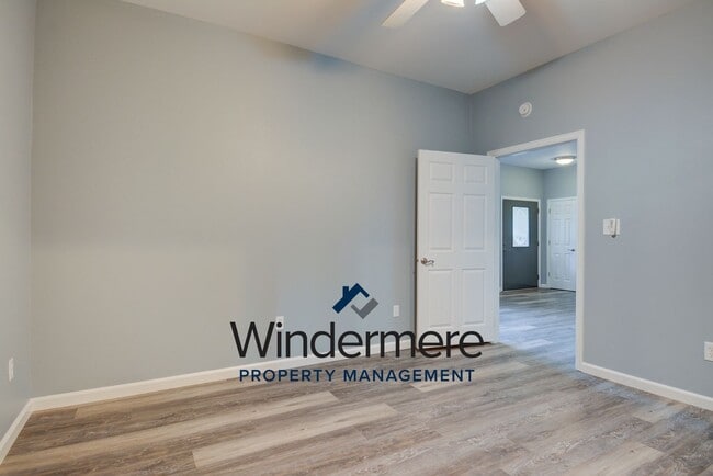 Building Photo - 1 Bed 1 Bath newly remodeled with Large shop **$500 off first months rent**
