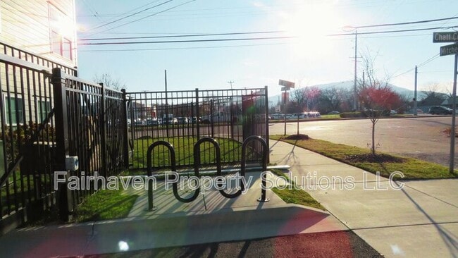 Building Photo - 1978 Mitchell Ave