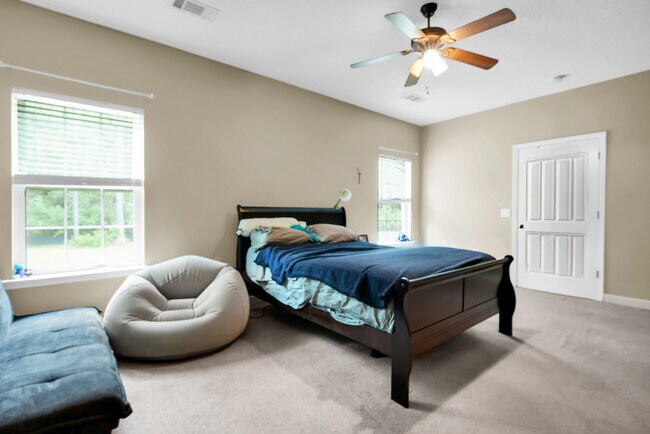 Building Photo - 68 Lincoln Way