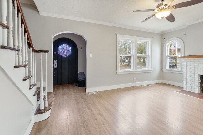 Building Photo - 609 Hammond Ave