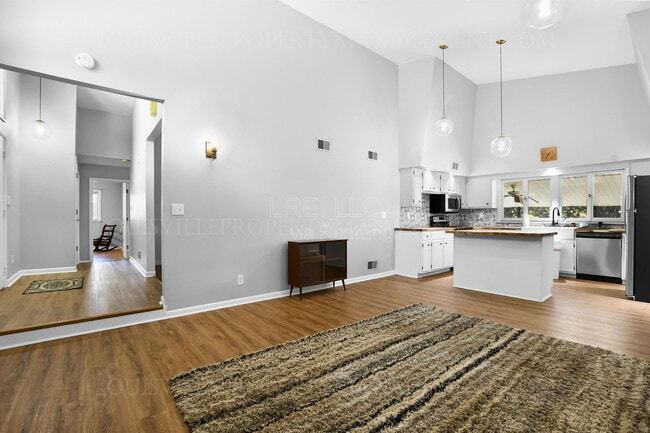 Building Photo - 6220 Applegate Ln