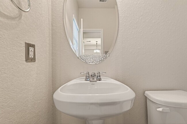 Building Photo - 8314 Columbia Forest Dr