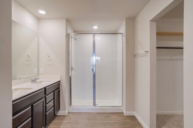 Building Photo - 1007 Coolridge Ct