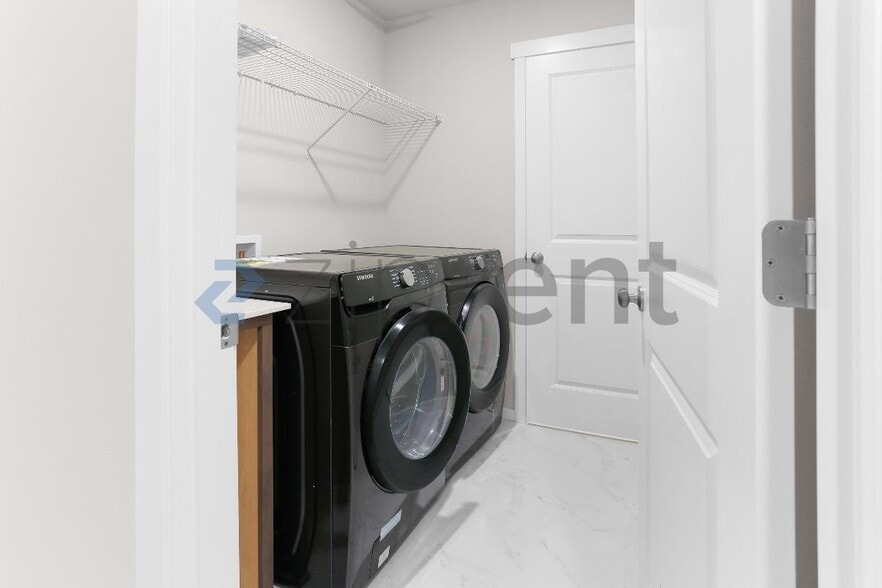 Building Photo - Unit