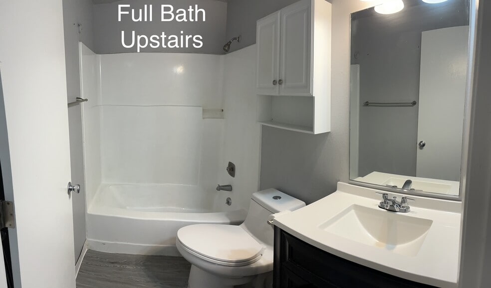 Building Photo - 517 E Michelle Ct