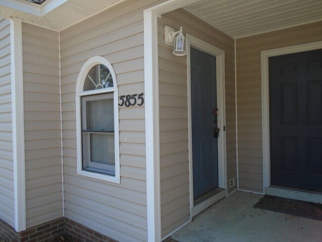 Building Photo - Timberlake