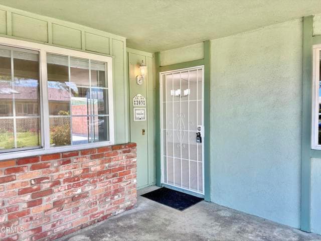 Building Photo - 203 E Elfin Green