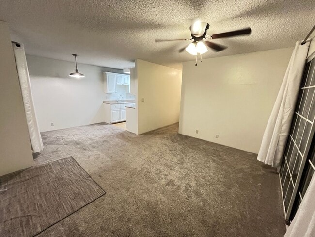Building Photo - Royal Palm (Waipio) - Upstairs 2 bedrooms,...