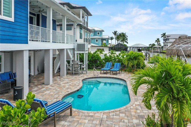 Building Photo - 256 Ibis St