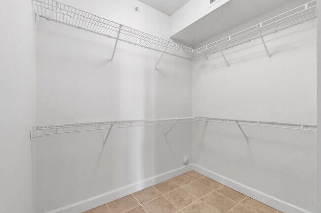 Building Photo - 15364 Lakes of Delray Blvd