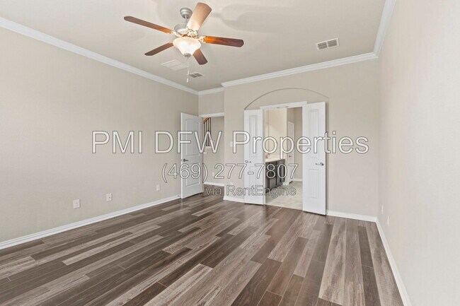 Building Photo - 1624 Medina Ln