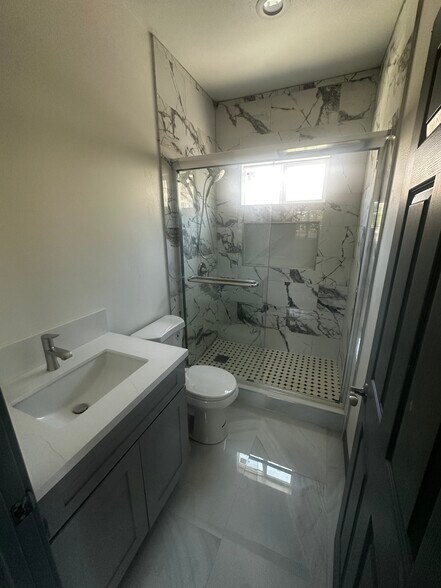 Building Photo - 2304 W Cubbon St