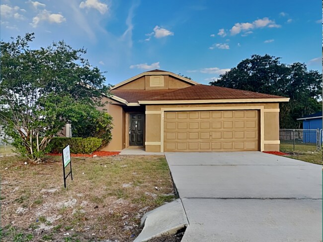 Building Photo - 4892 Palm View Dr N