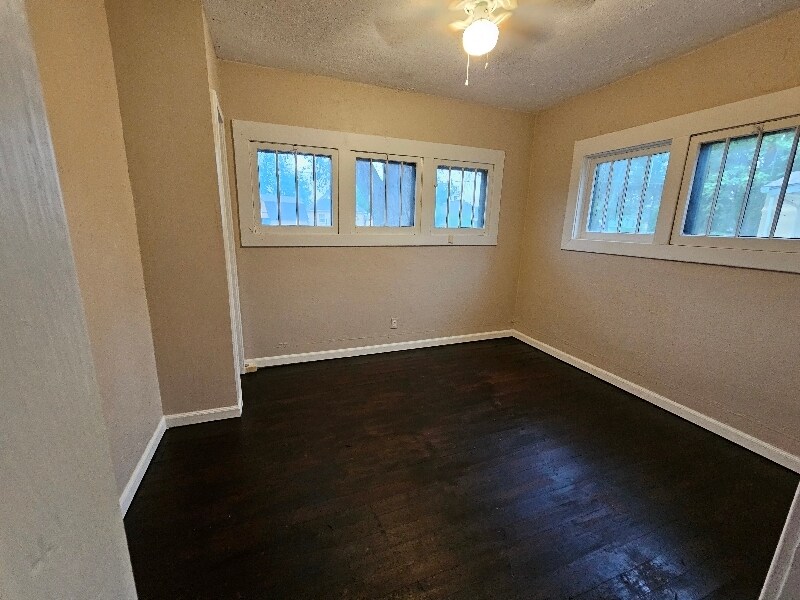Building Photo - 1226 Van Buren St