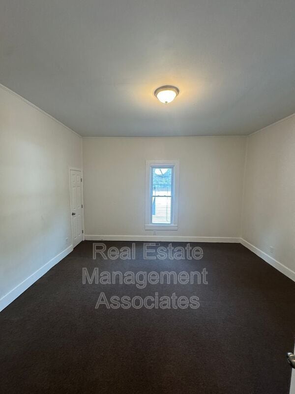 Building Photo - 525 N 8th St