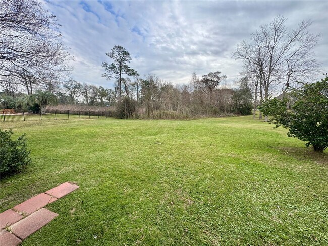 Building Photo - 303 Waterwood Dr