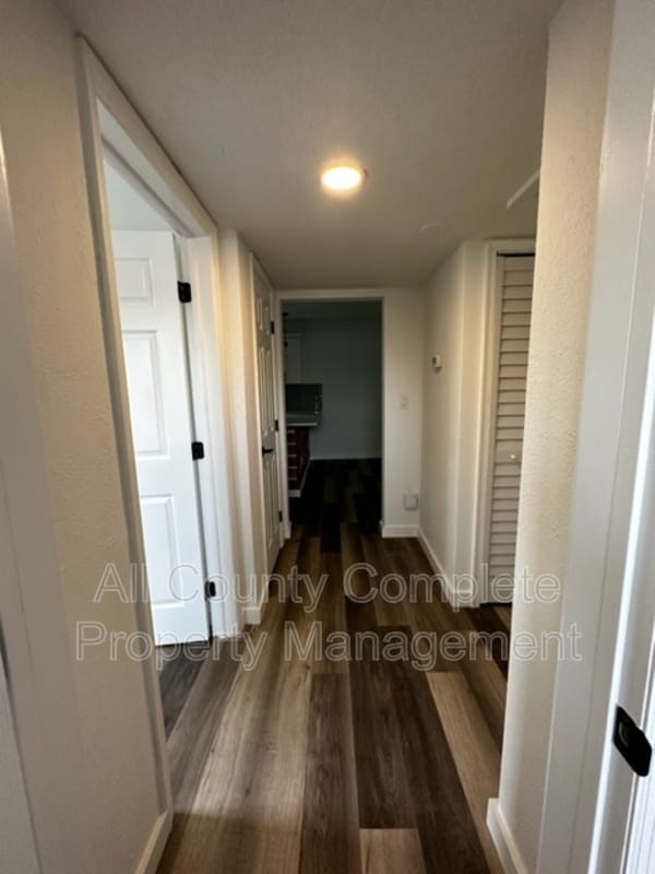 Building Photo - 7616 Lueders Ave