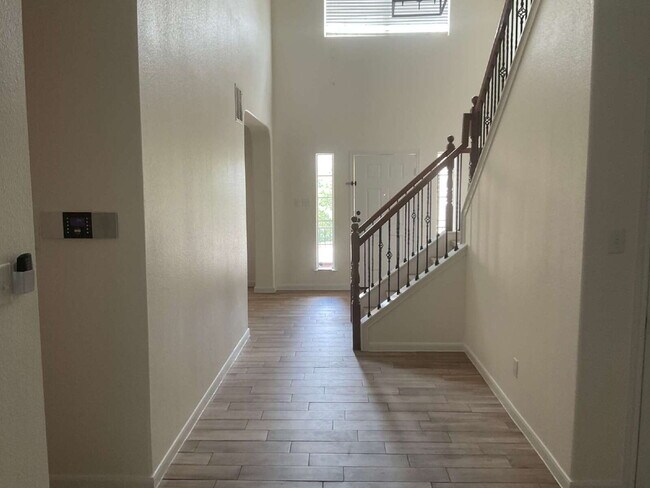 Building Photo - 403 Knights Cross Dr