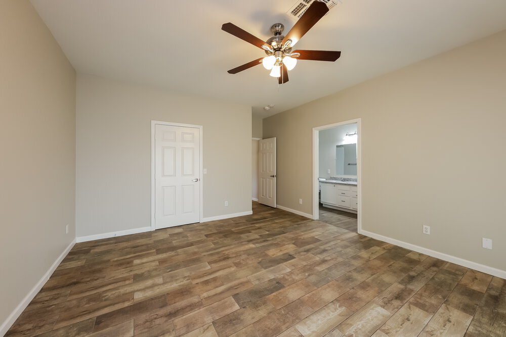 Building Photo - 10609 W Angels Ln