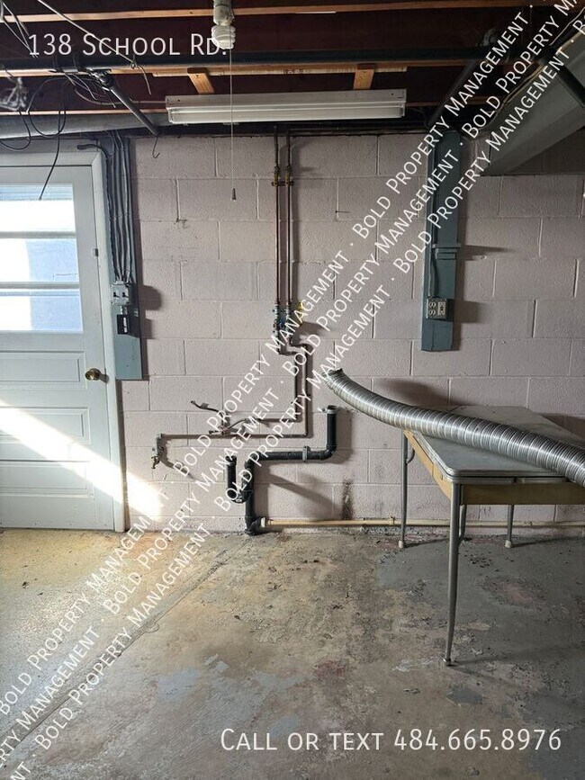 Building Photo - 138 School Rd