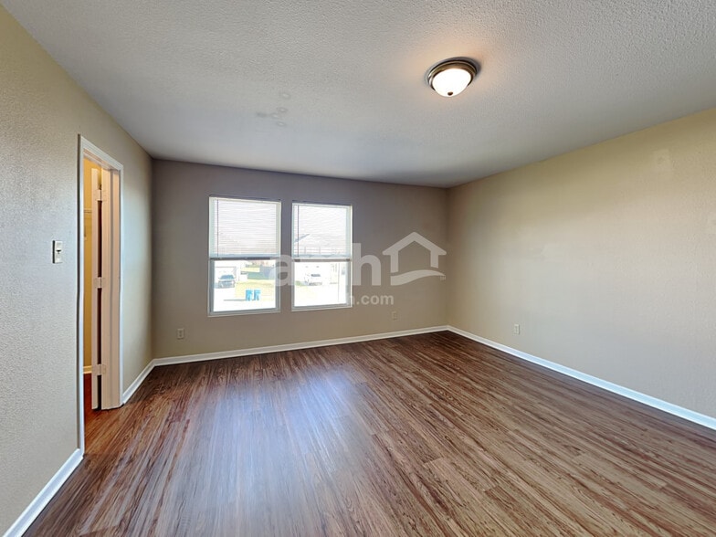 Building Photo - 524 Bridgewater Dr