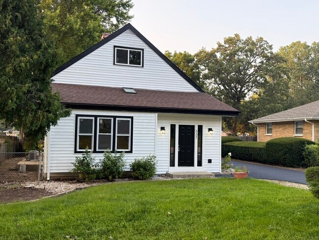 Primary Photo - 337 Woodland Dr