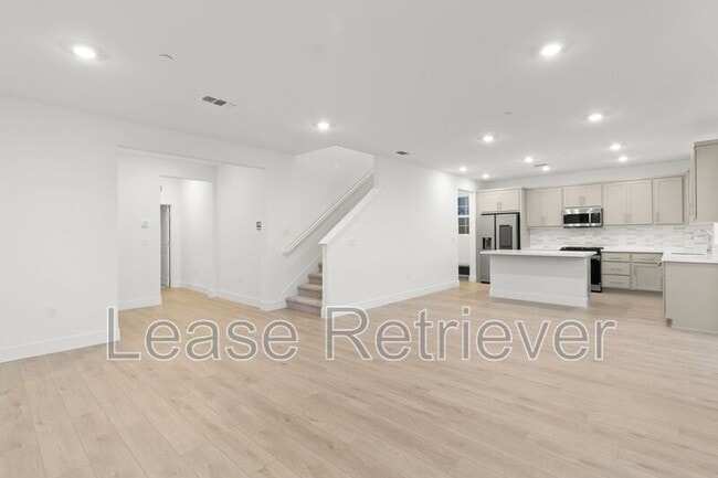 Building Photo - 1909 Ariana Pl