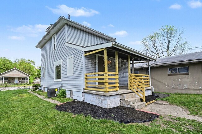 Building Photo - 1710 Lawn Ave