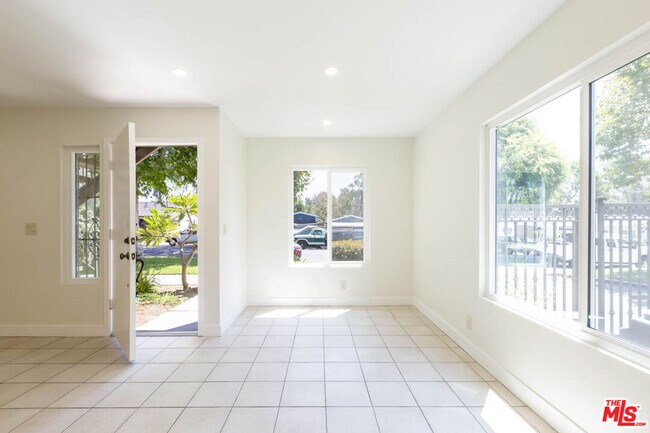 Building Photo - 2345 Highbury Ave