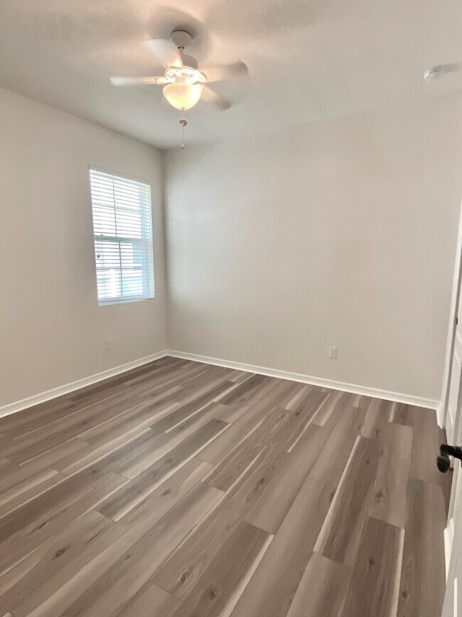Building Photo - 15575 Hamlin Blossom Ave