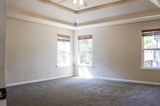 Building Photo - 1266 Coachman Way