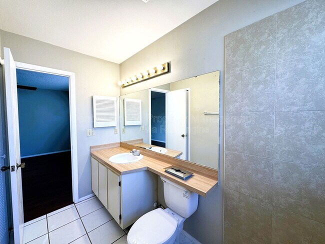 Building Photo - 153 Becky Thatcher Ct