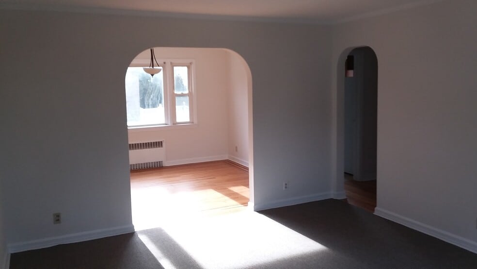 Building Photo - 260 Elsmere Pl