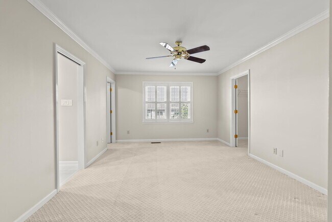 Building Photo - 236 Chippendale Cir