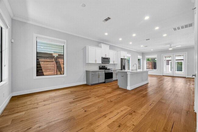 Building Photo - 935 Bunton St