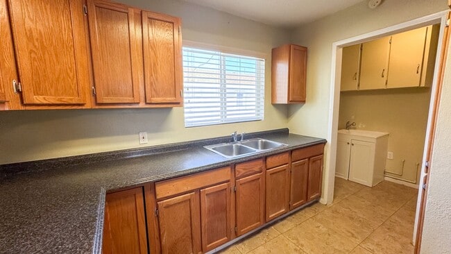 Building Photo - 3-Bed, 2-Bath Single Story Home with Big Y...