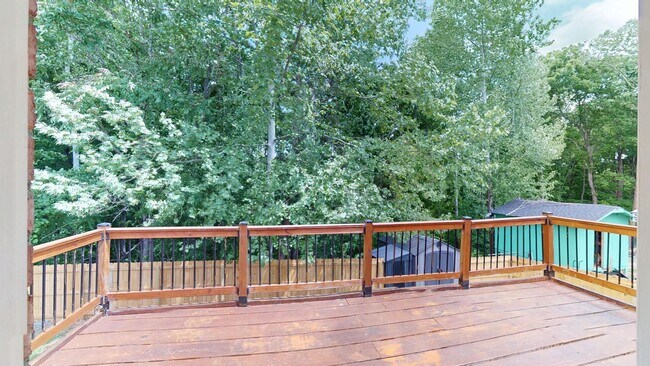 Building Photo - Spacious 3 Bedroom Home in Ashland City!