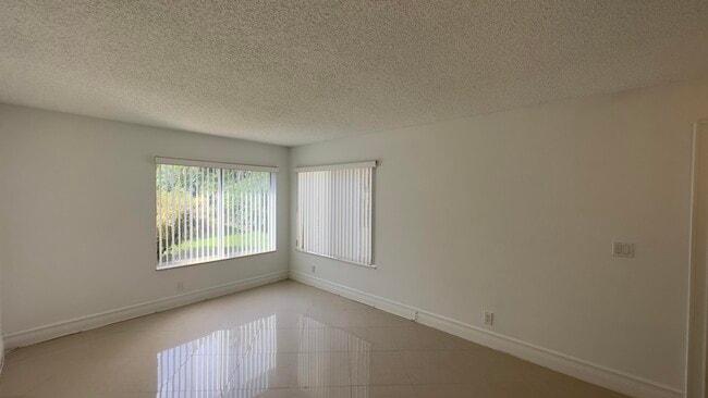Building Photo - 5340 Bosque Ln