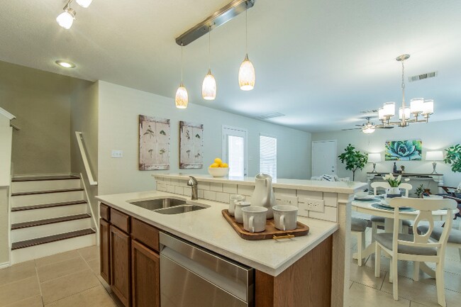 Building Photo - 1501 Davis Mountain Loop