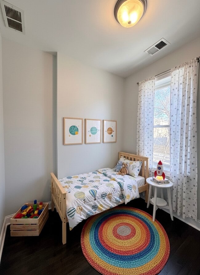 Building Photo - 1520 S Kedvale Ave