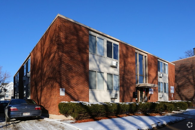 Building Photo - Randall Park Rentals