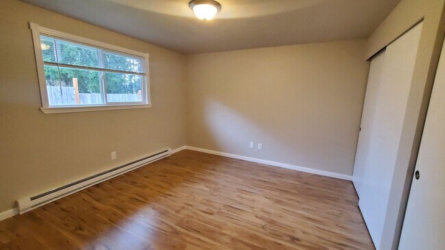 Building Photo - JUST REMODELED!! EVERYTHING BRAND NEW INSIDE THIS 3 BEDROOM, 1 BATH!!
