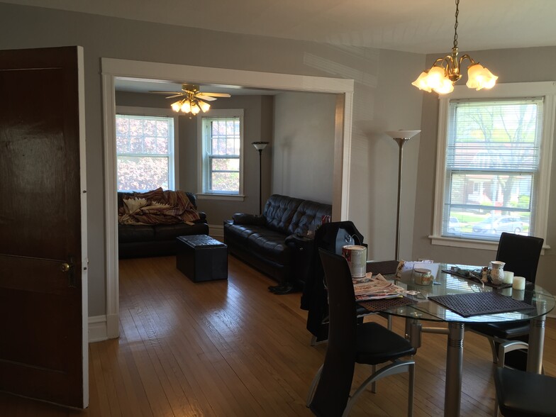 Building Photo - 421 Hannah Avenue