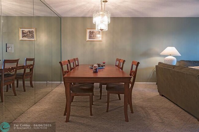 Building Photo - 3051 N Course Dr