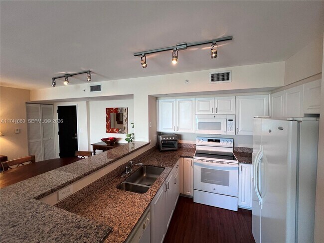 Building Photo - 90 Alton Rd