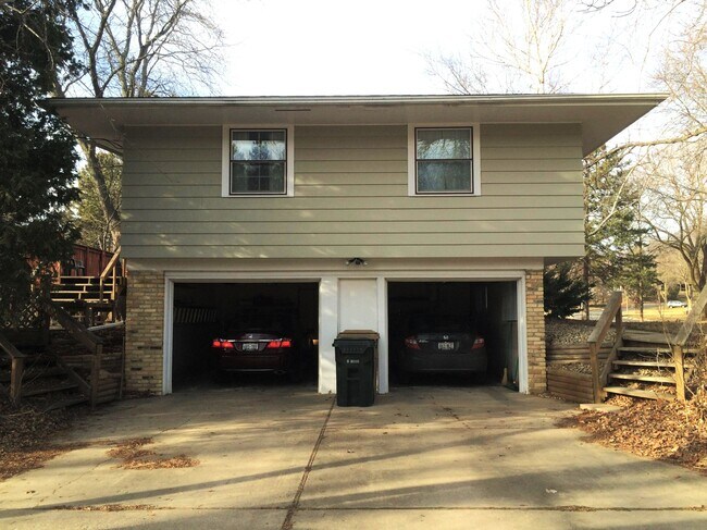 Building Photo - 1522 Cameron Dr