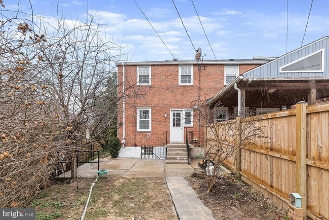 Building Photo - 8336 Wyton Rd