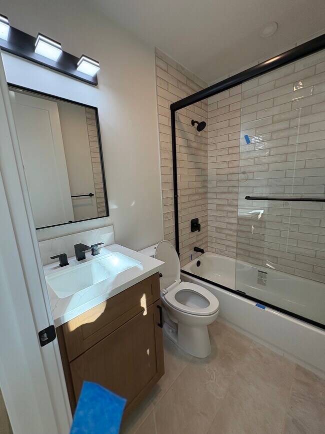 Building Photo - 260 Donax Ave