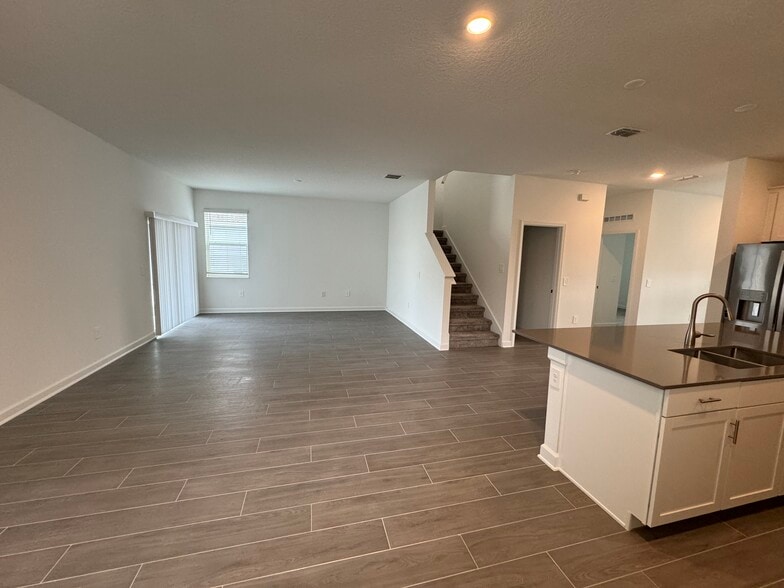 Building Photo - 11867 Boldface Dr